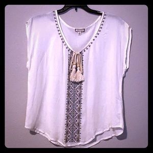 Women’s Sleeveless Shirt